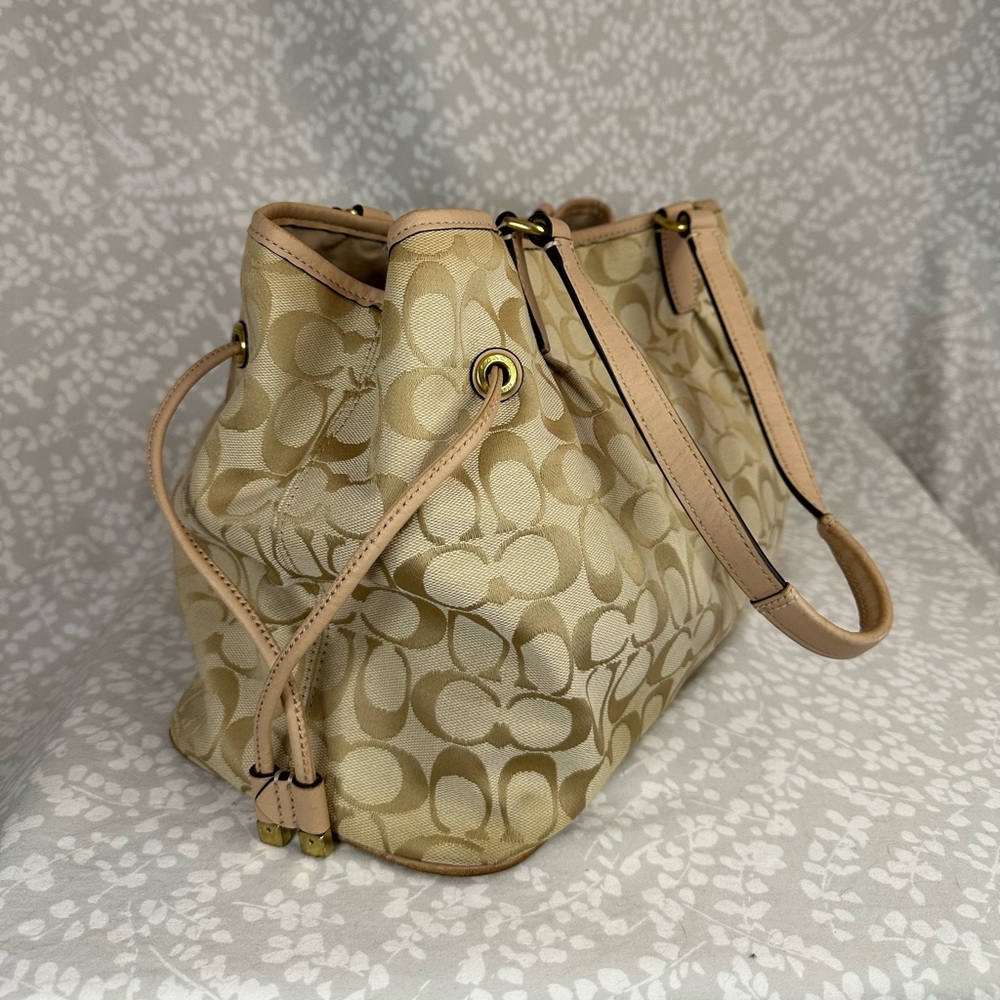 Coach Elegant Beige and Teal Designer Tote Bag F28501 - Picture 3 of 10